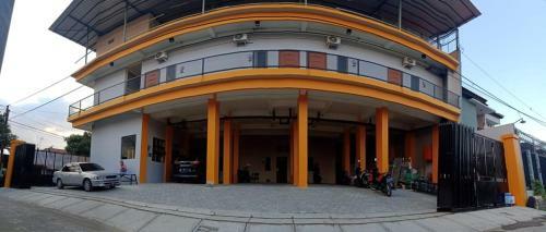 Albergue Garuda Kostel