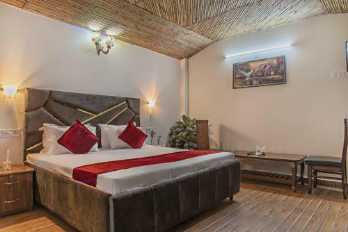 Hotel Bamboo Pine Resort, Kasauli