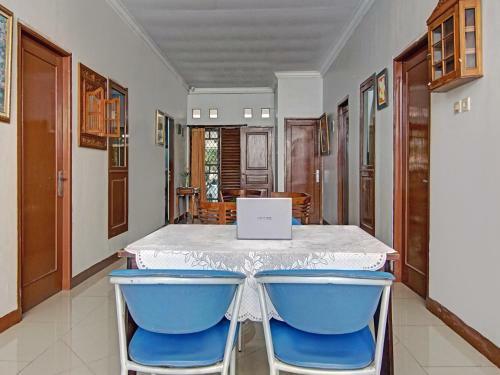 Hotel Oyo 90353 Dewi Guesthouse