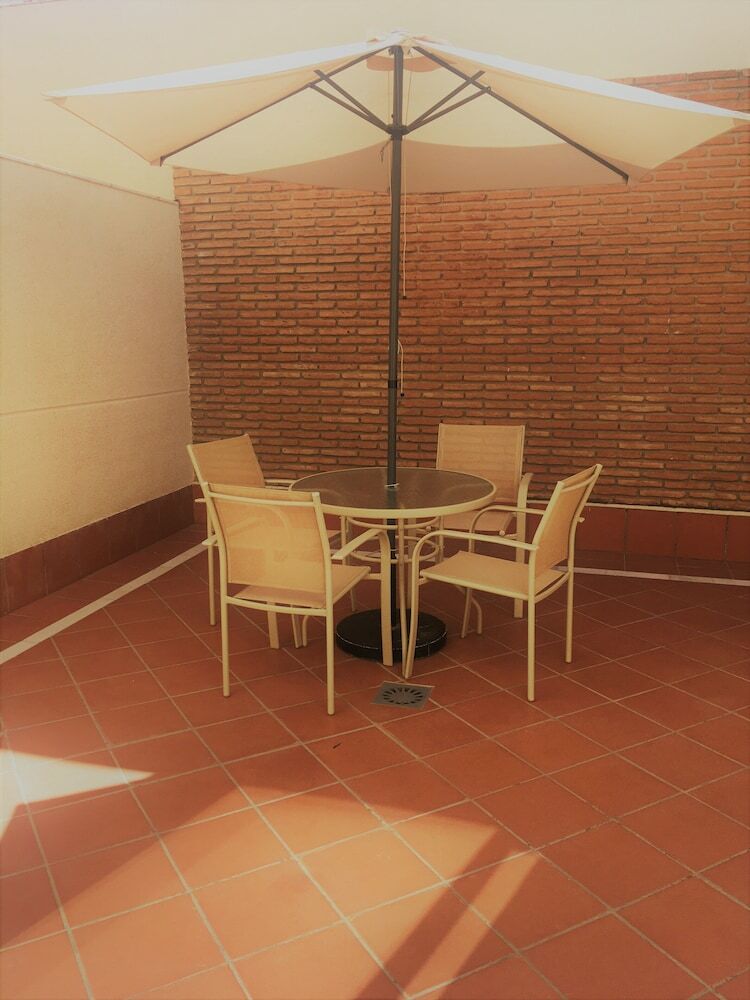 Hotel Mainake
