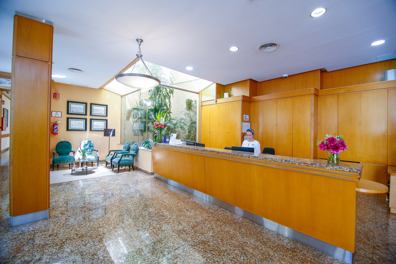 Hotel Mainake