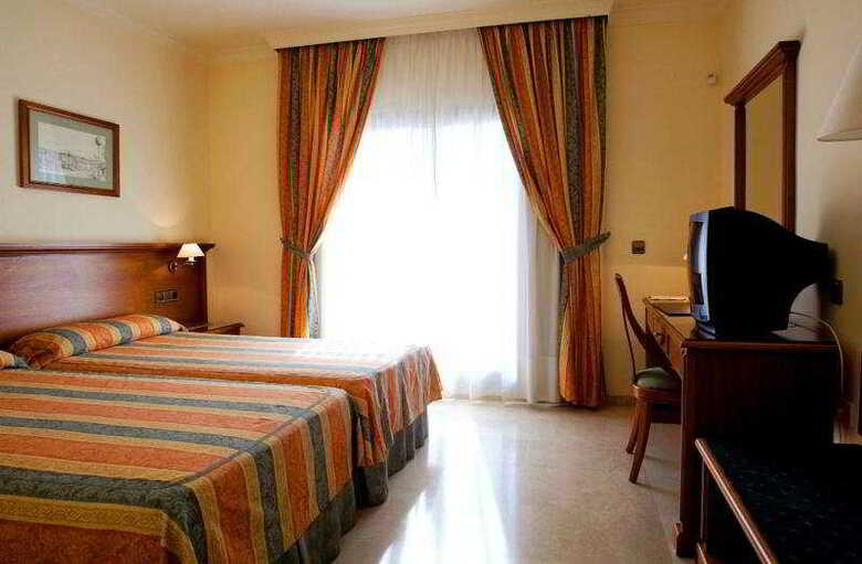 Hotel Mainake