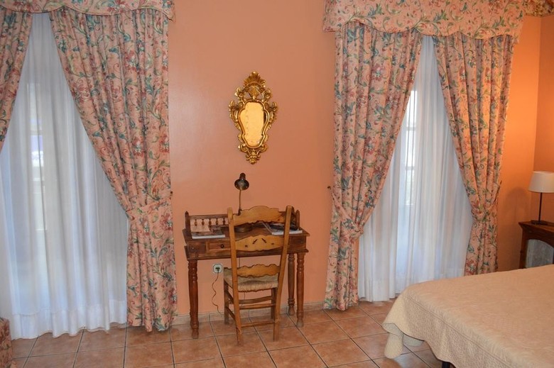 Hotel Don Javier (.)