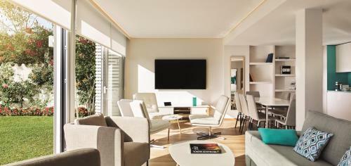 Hotel Puente Romano Beach Resort & Spa