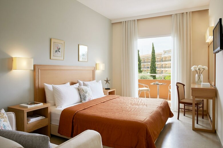 Hotel Delfinia