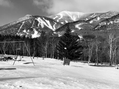 Motel Ledge Rock At Whiteface
