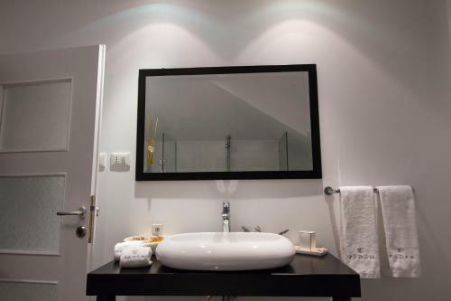 Padam Boutique Hotel