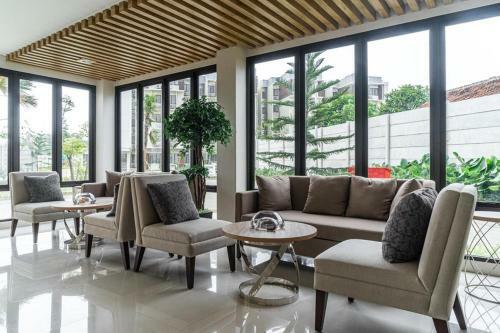 Hostal Reddoorz Plus @ Ecohome Citra Raya Tangerang