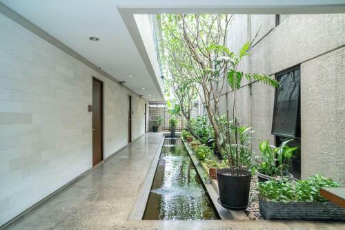 Hostal Three J Residence