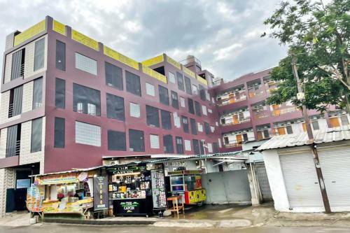 Hotel Oyo 90708 Kbr Home
