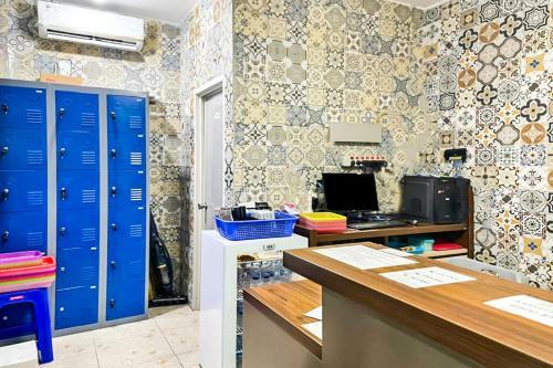 Hotel Oyo 90708 Kbr Home