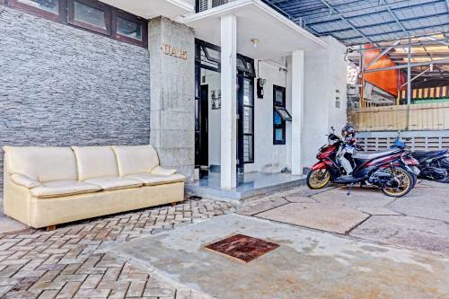Hotel Oyo 90689 Lily House