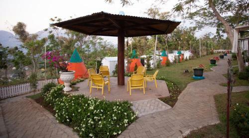 Royal Caravan Trawas Hotel