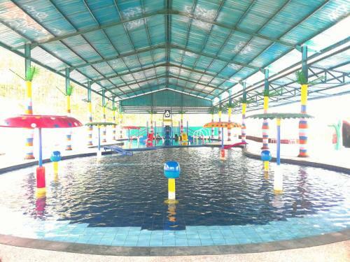 Royal Caravan Trawas Hotel