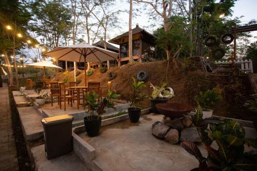 Royal Caravan Trawas Hotel