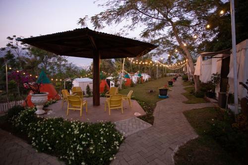Royal Caravan Trawas Hotel