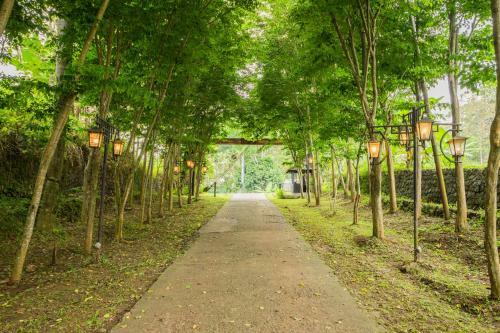 Royal Caravan Trawas Hotel