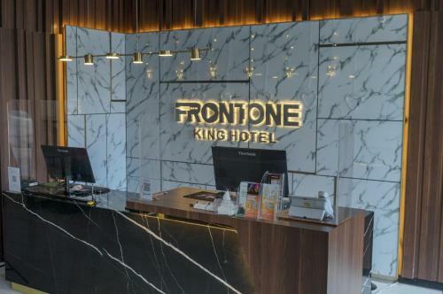 Front One King Hotel Tuban