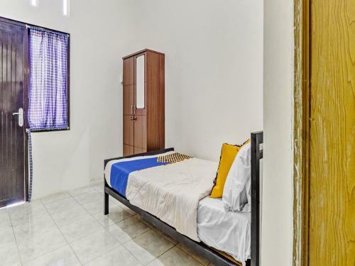 Hotel Spot On 90742 Kinanthy Homestay Syariah