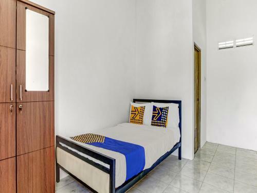 Hotel Spot On 90742 Kinanthy Homestay Syariah