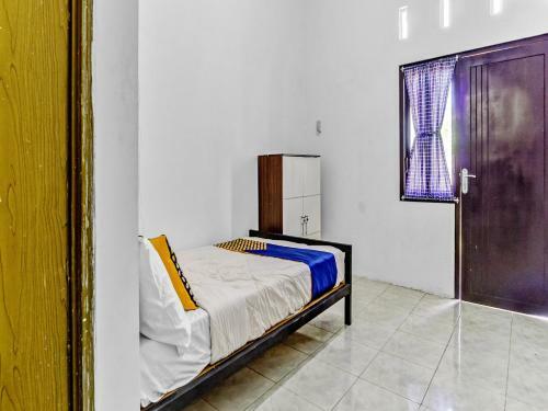 Hotel Spot On 90742 Kinanthy Homestay Syariah