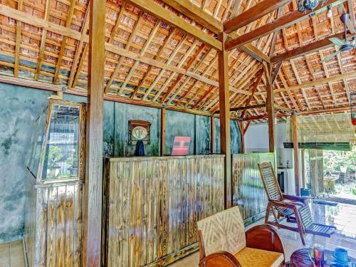 Hotel Spot On 90742 Kinanthy Homestay Syariah