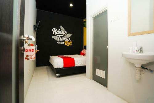 Hotel Oyo 1293 Claudya Residence