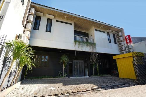 Hotel Oyo 1293 Claudya Residence