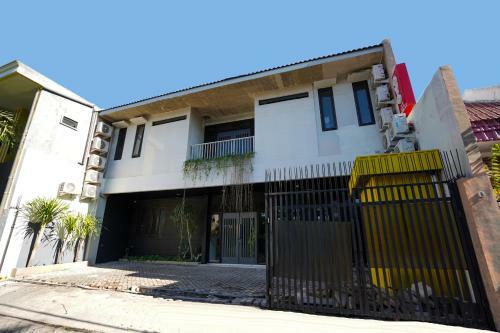 Hotel Oyo 1293 Claudya Residence