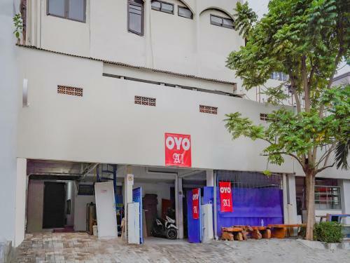 Hotel Spot On 90110 A1 Pakis Argosari
