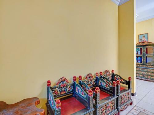 Hotel Oyo 90611 Griya Kutisari V Residence