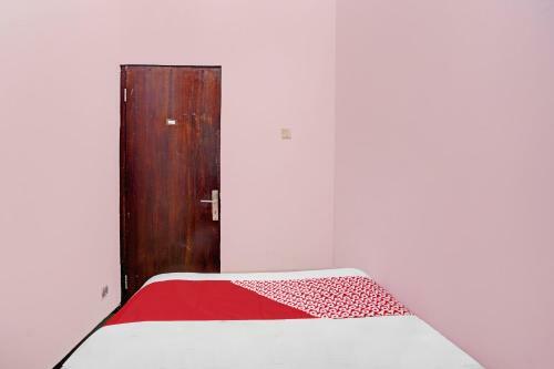 Hotel Oyo 90605 Ketintang Baru 1 Residence