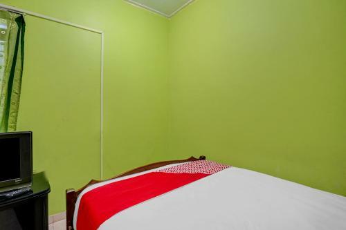 Hotel Oyo 90605 Ketintang Baru 1 Residence