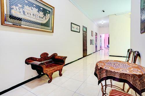 Hotel Oyo 90605 Ketintang Baru 1 Residence
