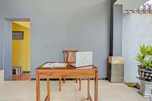Hotel Oyo 90605 Ketintang Baru 1 Residence