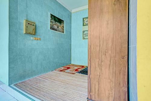 Hotel Oyo 90605 Ketintang Baru 1 Residence