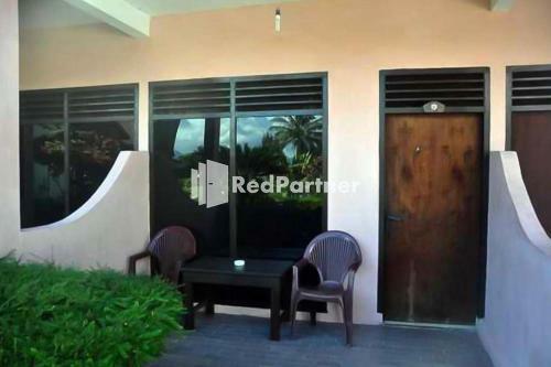 Hostal Bernard Guest House & Resto Redpartner