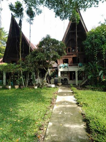 Hostal Bagus Bay Homestay