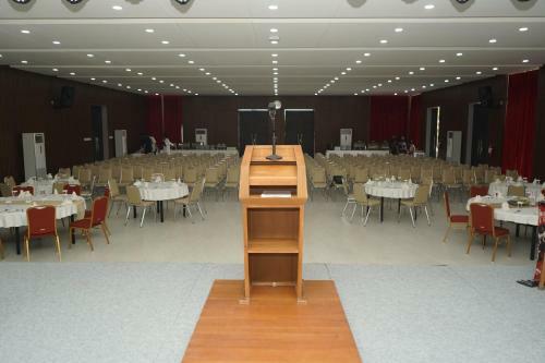 Kambaniru Beach Hotel And Resort