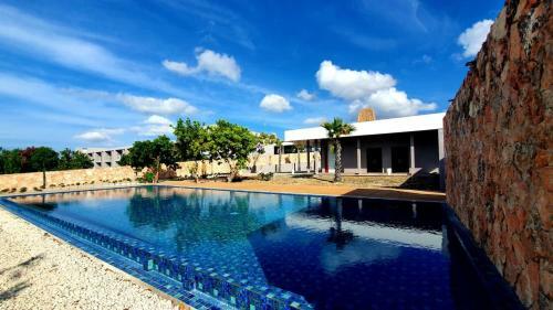 Kambaniru Beach Hotel And Resort