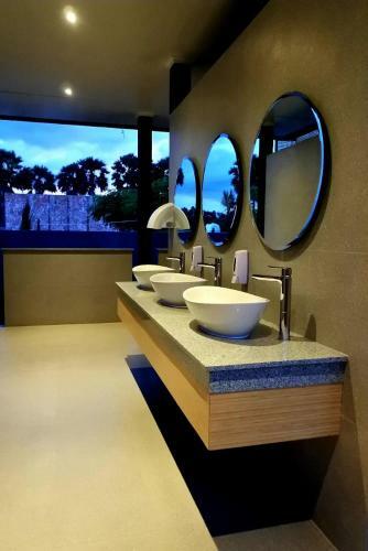 Kambaniru Beach Hotel And Resort