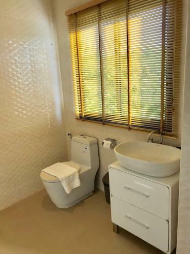 Hotel Look At Home Lamphun