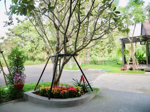 Hotel Look At Home Lamphun
