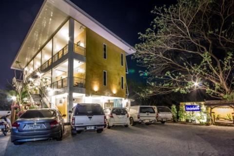 Hotel ??????????????? (resort At Lampang)
