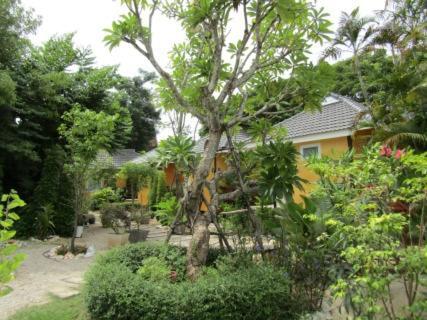Hotel ??????????????? (resort At Lampang)