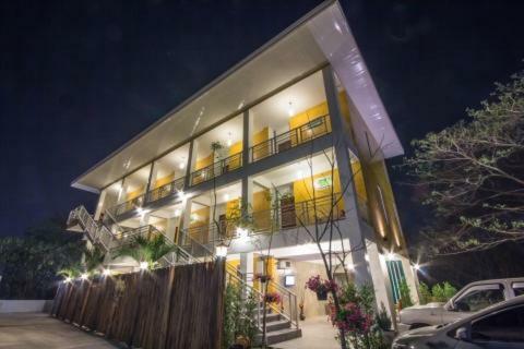 Hotel ??????????????? (resort At Lampang)