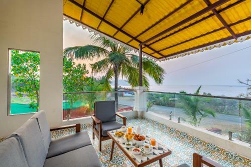Villa Saffronstays Coral Hues