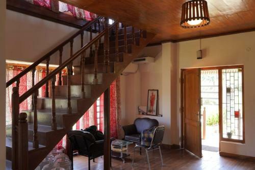 Kee2 Wood House