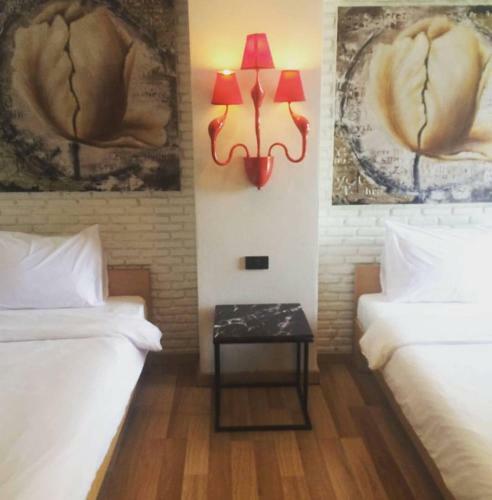 Hotel Diary Suite