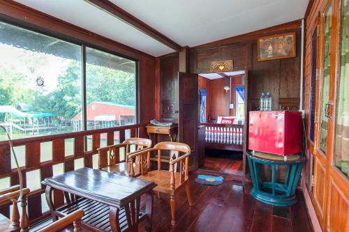Hotel Oyo 402 Raknatee Resort